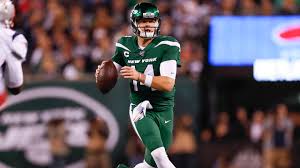 Jets quarterback sam darnold will the team's monday night football game against the browns with mono, head coach adam gase told reporters. Sam Darnold Seeing Ghosts In Scary Showing On Mnf