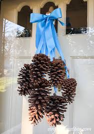 Since 1982, burton + burton has been leading the way as the world's largest balloon and coordinating gift supplier ®. Pine Cone Door Decoration Sweet Pea