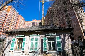 236 Vethih Domov Rasselyat V Krasnoyarske Po Programme Snosa Avarijnogo Zhilya Sibdom