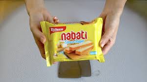 Wafer sticks combination of crunchy crepe rolls and abundant amounts of original cheese cream fillings injected inside containing vitamin a, vitamin b1, vitamin b2, vitamin b6, and vitamin b12. Ice Cream Rolls How To Make Nabati Cheese Wafer Rolled Ice Cream Youtube