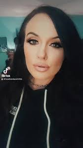 Heather Pretty's Instagram, Twitter & Facebook