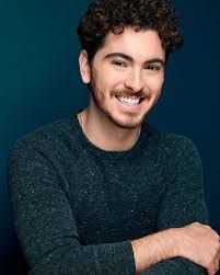 New Headshots!!! 📸🎭 Thank you for the awesome shots  @cameronradicephotography I love these!