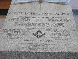 Zeltartige gebilde zieren das dach des flughafens von denver, des vielleicht seltsamsten. Der Mysteriose Hakenkreuz Freimaurer Flughafen Von Denver Verschworungstheorien Im Netz Derstandard At Web