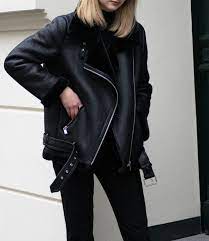 Black Outfit Shearling Coat Zara Winter Cosy More On Afnewsletter Com Black Outfit Casual Outfits Wearing Black
