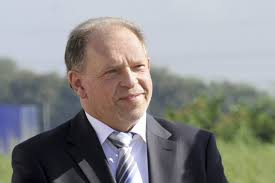 Walter Buchholz's Instagram, Twitter & Facebook