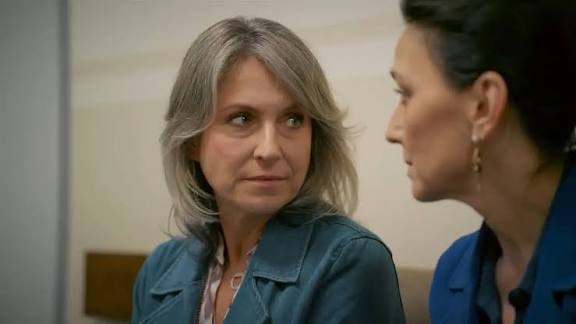 AWZ-Folge vom 04.11.25 auf RTL+: Daniela ist in Simones schwerer Zeit für  sie da