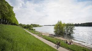 Der Rheinradweg In Nrw Bildquelle Newspixx Vario Images Radtouren Reiseziele Rheinradweg