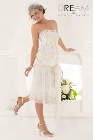 Sarà merito della nuova ascesa dei matrimoni open air, di cerimonie intime e di location esclusive. Abito Da Sposa Corto Modello Desiderio Abiti Da Sposa Sposa Corta Abito Da Sposa Corto