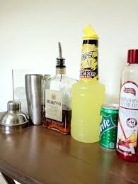 How To Make An Amaretto Cherry Sour Recipe Amaretto Drinks Mixed Drinks Recipes Amaretto Sour
