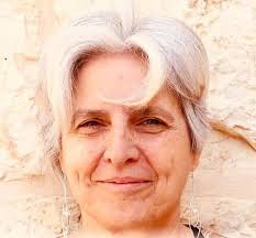 Conoscete Carla Benelli? E' Responsabile dei progetti culturali di  Associazione pro Terra Sancta e da moltissimi anni lavora senza sosta per  la preservazione del patrimonio culturale in Terra Santa. La sua passione