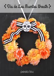 Día de los muertos (day of the dead) is celebrated every year on november 1st and 2nd* in mexico altars are created to welcome the souls home and include ofrendas (offerings) such as marigolds food is an important part of día de los muertos. Dia De Los Muertos Wreath Eighteen25