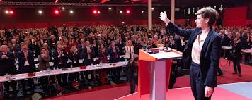 Denn sie ist nicht nur die erste weibliche vorsitzende der sozialdemokratischen partei und die erste weibliche klubvorsitzende. Scheibenschiessen Auf Die Spo Parteivors Pamela Rendi Wagner Kritisches Netzwerk