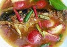 Satu porsi nasi hangat, sedikit basah karena saus. Resep Pindang Ikan Salai Patin Lezat Bergizi Ikan Lele Salai Alami