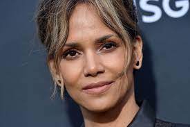 Halle berry one of the most talented and beautiful american actress. Halle Berry Responds To Critics After Son Wears High Heels