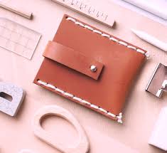 Diy Geschenkidee Aus Leder Leatherwallets Diy Geschenke Fur Manner Basteln Aus Ba In 2020 Geschenke Fur Manner Basteln Diy Geschenke Mann Geschenke Fur Manner