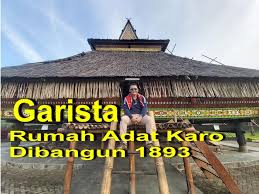 Rumah adat karo ini berbeda dengan rumah adat suku lainnya dan kekhasan itulah yang mencirikan rumah adat karo. Garista Rumah Adat Karo Di Bangun 1893 Ini Jadwal Dan Harga Kunjungannya Lintas Publik