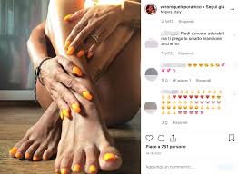 Nell'Instagram degli italiani che adorano i piedi