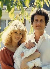 On january 14, 1978, dassin married christine delvaux in cotignac. Julien Dassin Julian Dassin Auch Mein Privatleben Hat Lieder Fur Meinen Vater Ersetzt