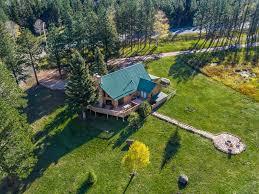We offer many private condos and homes for rent near the mountain, monte verde lake and the golf course. Angel Fire Cabin Rental Deer Run Mountain Cabin