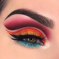 Fill in the spare spaces in that area, then continue the movement to define the end of your brow. 1001 Ideas For The Most Gorgeous Eyeshadow Looks