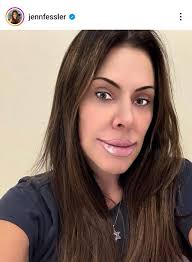 Jennifer Fessler posted, 'New Year, new me. Keeping it real in 2025.'. I'm  not being rude but I didn't recognize her but she looks fantastic 😍.  #RHONJ 💯💯💯