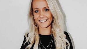 24-åriga Elsas hjärta har stannat 39 gånger