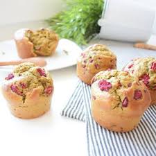 Muffins Pistache Et Framboises Ce Matin Pour Le Petit Dejeuner Je Me Regales Avec Ces Muffins A La Puree De Pistache Alimentation Muffin Framboise Pistache