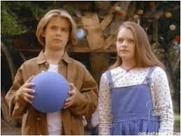 Escape To Witch Mountain Why Does No One Sell This Remake It Was One Of My Favorite Movies When I Was A Kid Elizabeth Moss Disney Channel Movies Famous Faces