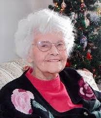 Maxine Riley's Instagram, Twitter & Facebook