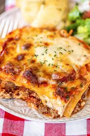 This Million Dollar Lasagna Is Seriously The Best Lasagna We Ve Ever Eaten So Easy To Make And Tastes Like A Millio Easy Lasagna Recipe Recipes Easy Lasagna