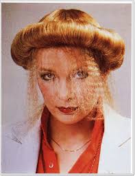 Simply put, 80s hairstyles are the iconic looks for men and women that rose to prominence during the 1980s. 68 Totally 80s Hairstyles Making A Big Comeback Beruhmte Frisuren Frisuren 80er Jahre Frisuren