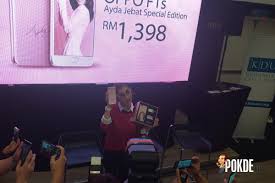 Maybe you would like to learn more about one of these? Oppo Released The Oppo F1s Ayda Jebat Special Edition She S Being Nakal Nakal Nakal Today Pokde Net