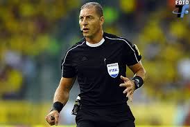 .de néstor pitana en el partido entre brasil y colombia y determinó que el árbitro argentino tomó una correcta decisión al continuar la jugada. Tenfield Com El Argentino Nestor Pitana El Arbitro