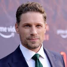 Megan Hilty and Jessie Mueller to Star in Lifetime's 'Patsy & Loretta'