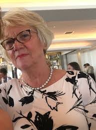 Sharon Meaney's Instagram, Twitter & Facebook