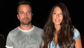 Ο τραγουδιστής και παρουσιαστής γιώργος λιανός βρίσκεται πολύ πιο πάνω από την τρίτη δεκαετία της ζωής του. O Giwrgos Lianos Mila Prwth Fora Gia To Diazygio Toy Binteo