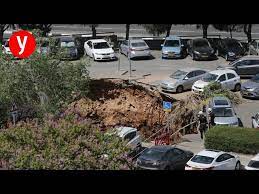 לפני זמן קצר התקבל דיווח על קריסת חניון בבית חולים שערי צדק בירושלים. Eamtcah99trpym