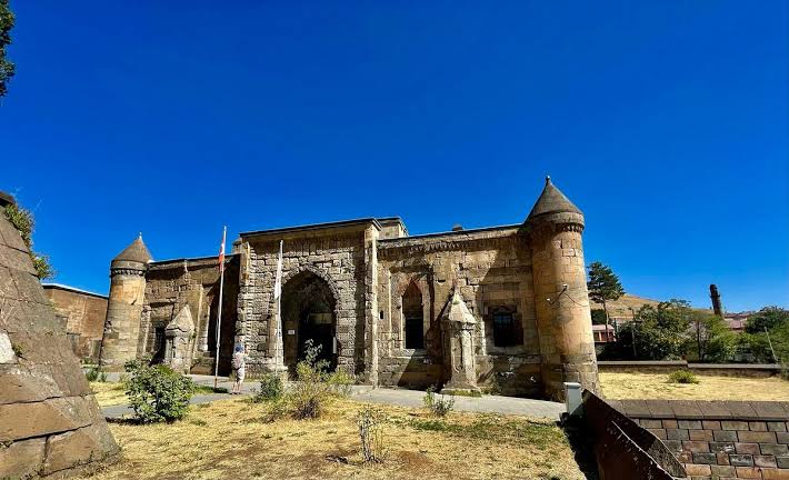 İhlasiye Medresesi ve Külliyesi