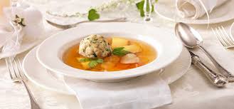 Hochzeitssuppe Ein Rezept Aus Dem Servus Magazin Rezept Hochzeitssuppe Rezepte Lebensmittel Essen