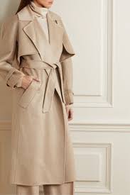 Camel hair specifically refers to the fur from the body of a camel, but more generally refers to the fibre (and cloth) that may be made from either pure camel hair or a blend of camel hair and another fibre. Pin Auf Blaize Caprice
