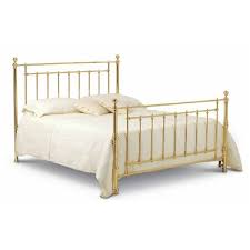 Camere da letto in legno massello o in stile rustico/artepovera, adatte ad arredi case montagna, ma anche per arredi b&b o alberghi sono mobili rustici in pino, di prima qualità costruiti con i materiali migliori con la cura e attenzione made in italy prezzo comprensivo di iva al 22% escluso trasporto si. Letto Inglese Cantori Su Ad Online Store Spedizione Gratuita In Italia