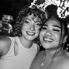 Sarah Shoup's Instagram, Twitter & Facebook