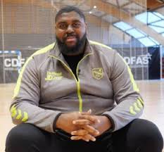 J'ai tout donné pour mon équipe, mais j'aurai préféré que ça se passe mieux en terme de résultats. Gauthier Mvumbi Weight Wikipedia Wife And Nationality 10 Facts 2019