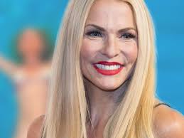 Unschuldiger blick und kurze haare: Sonya Kraus Kurze Haare Und Pony Sieht Nicht Aus Wie Ich Oder Bunte De