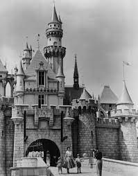 14 Pics Of Disneyland From The 50s And 60s Disneyland Castle Disneyland Anaheim Disneyland California Adventure