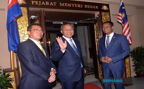The menteri besar of johor is the head of government in the malaysian state of johor. Bernama Mb Johor Mulakan Tugas Secara Rasmi Hari Ini
