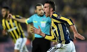Haftasında oynanan derbide galatasaray, kadıköy'de fenerbahçe'yi 54. Fenerbahce 2 0 Galatasaray Robin Van Persie Brace Secures Bragging Rights In Kitalararasi Derby Talksport