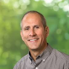 Robin Ernst's Instagram, Twitter & Facebook