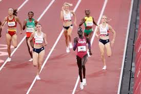 Athing mu ran her best tactical race at the 2019 u20 championships, finishing in first place of the 800m with a time of 2:05.59. 2esfxnda5aro3m