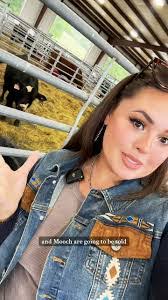 Donna Bargo's Instagram, Twitter & Facebook